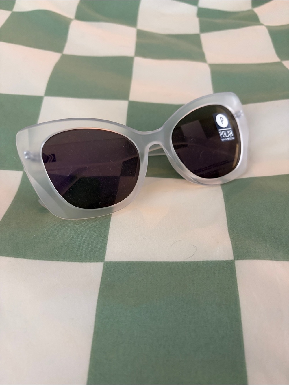 Kreedom Polarized Cat Eye Sunglasses UV Protection Fashion Eyewear Modern NEW